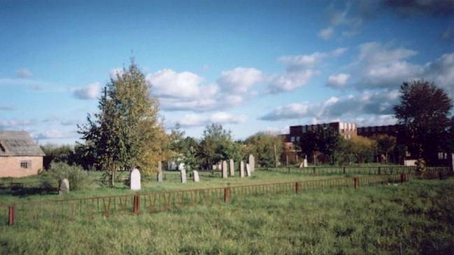 vėknos miestelio ydų bendruomenės kapinės iandien (2002 m.)