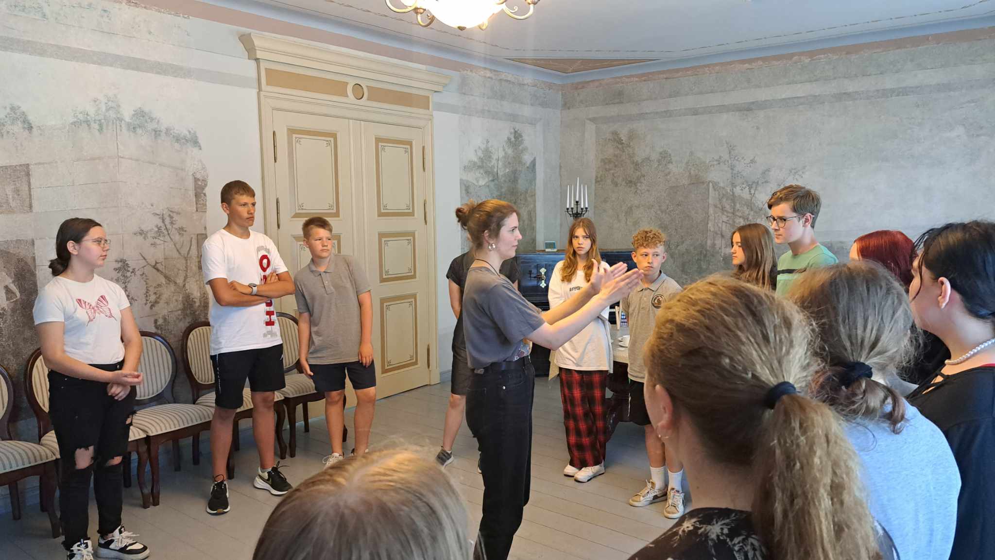 ANTRASIS ,,KŪRYBINIŲ IMPROVIZACIJŲ CIKLAS ,,MUZIEJUS KITU KAMPU” RENGINYS – EDUKACINIS UŽSIĖMIMAS ,,PARAGAUK TEATRO DUONOS“