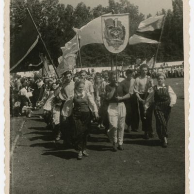 I-ojo jaunimo festivalio - dainų šventės paradas.